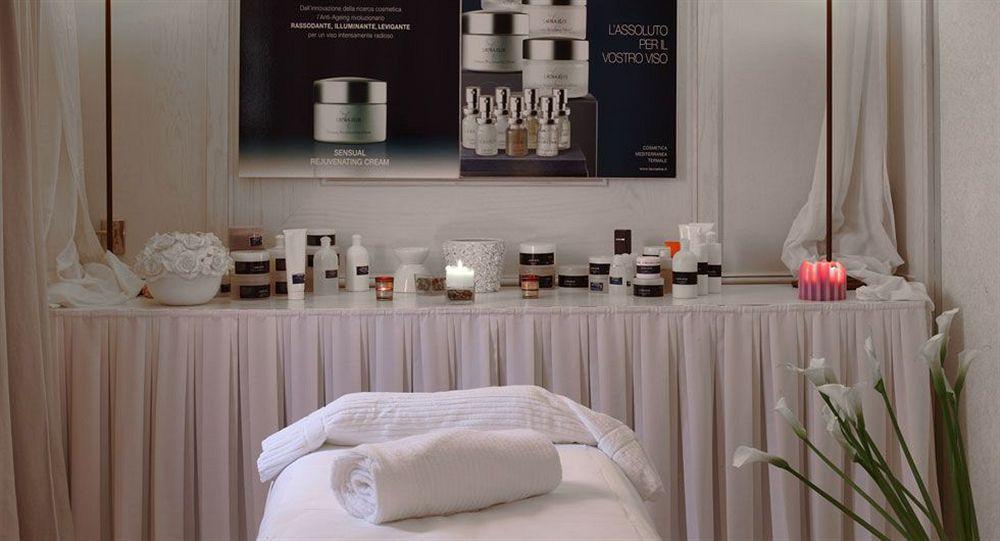 ברויל-קרוויניה Hotel Hermitage Relais & Chateaux מראה חיצוני תמונה
