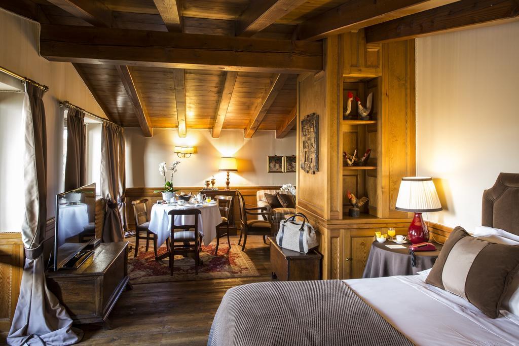ברויל-קרוויניה Hotel Hermitage Relais & Chateaux מראה חיצוני תמונה