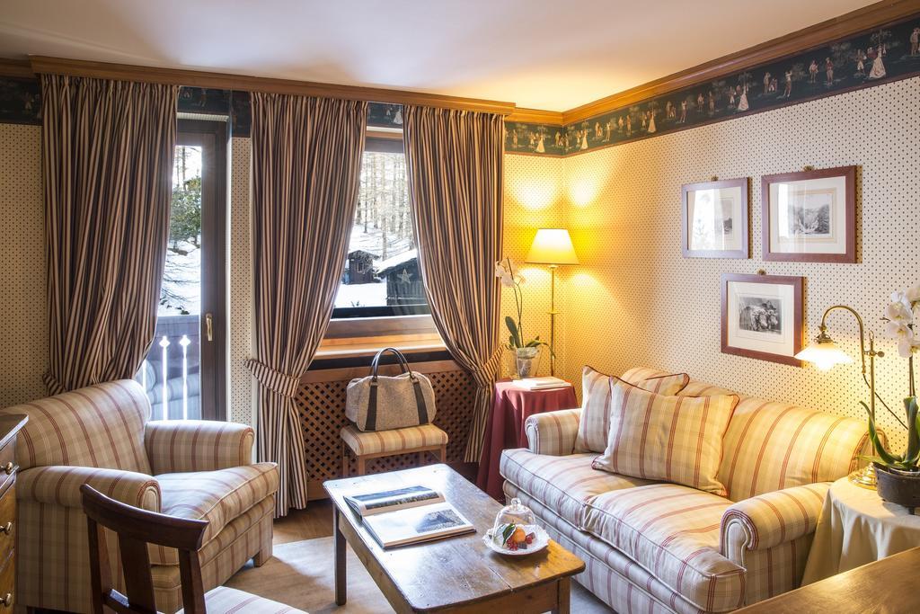 ברויל-קרוויניה Hotel Hermitage Relais & Chateaux מראה חיצוני תמונה